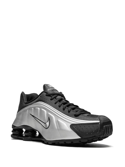 Shox R4 Sneakers