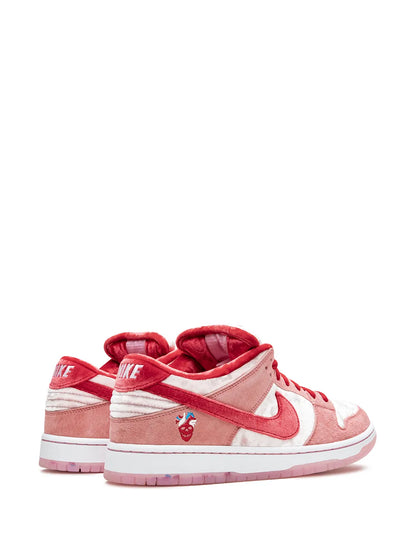 Sb Dunk Low Pro Strangelove Sneakers