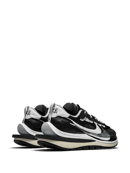X Sacai Vaporwaffle Black White Sneakers