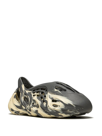 Yeezy Foam Runner Mxt Moon Gray Sneakers