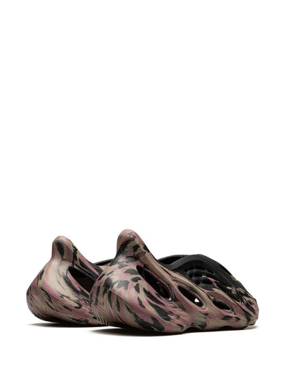 Yeezy Foam Runner Mx Carbon Sneakers