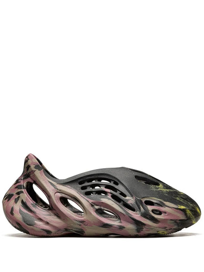 Yeezy Foam Runner Mx Carbon Sneakers