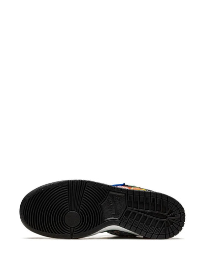 Sb Dunk Low Neckface Sneakers