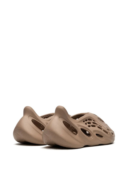 Yeezy Foam Runner Clay Taupe Sneakers