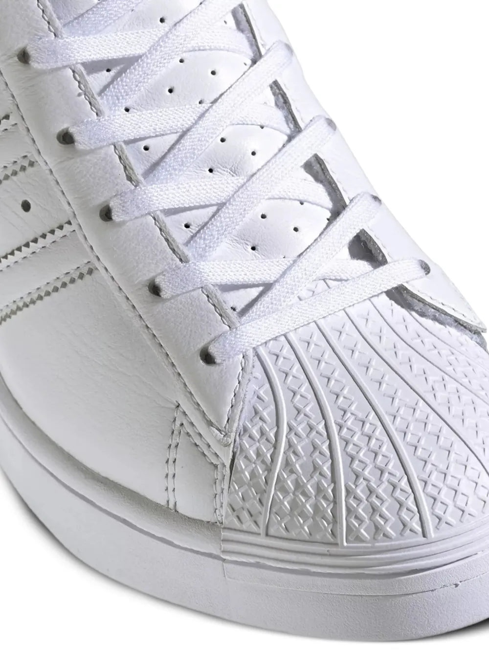 Superstar Ellure