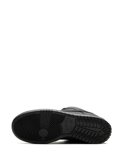 Sb Dunk Triple Black/Orange Sneakers