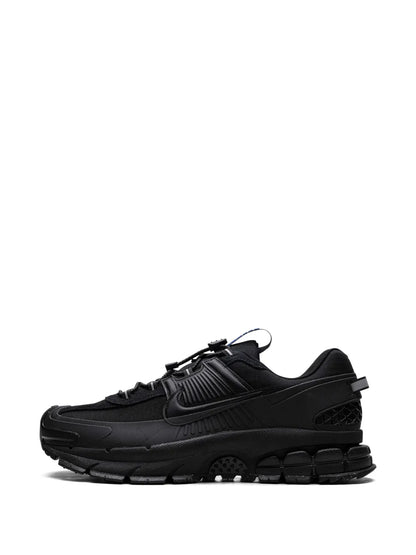 Zoom Vomero Roam Sneakers