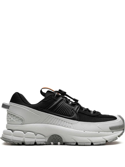 Zoom Vomero 5 Roam Black/Light Silver Sneakers