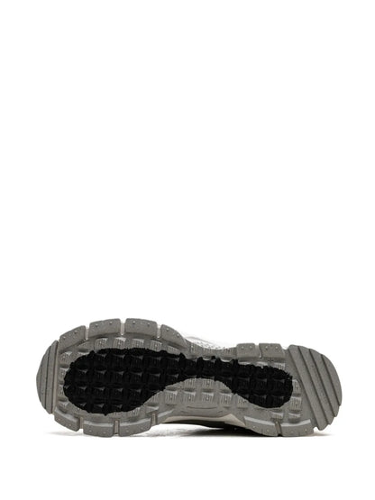 Zoom Vomero Roam Sneakers