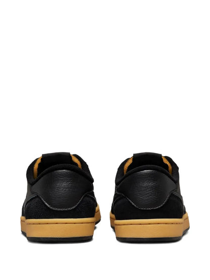 Sb Fc Classic Sneakers