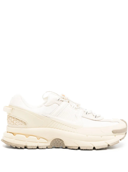 Vomero Roam Sneakers