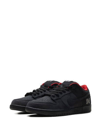 Sb Dunk Low Supreme - Black Sneakers