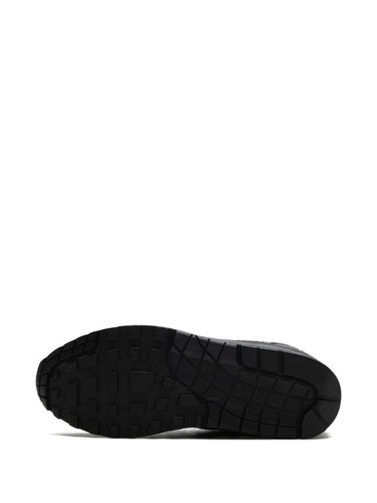 X Supreme Air Max 1 87 Sp Black/White Sneakers
