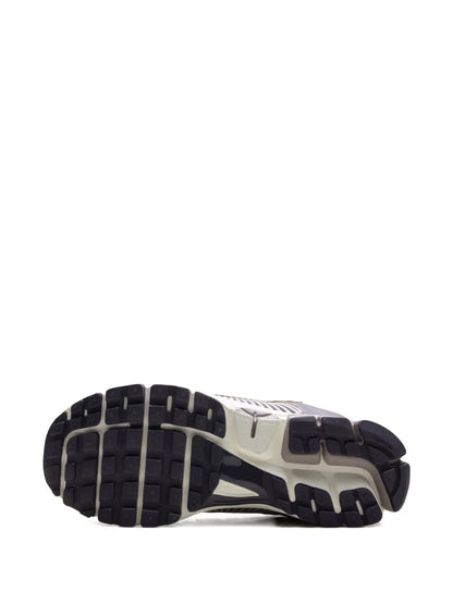 Zoom Vomero 5 Platinum Violet Sneakers