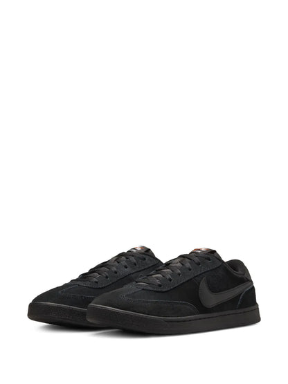 Sb Fc Classic Black Sneakers