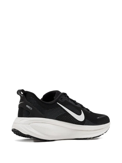 Vomero Low-Top Sneakers