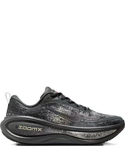 Vomero Plus Sneakers