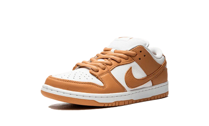 styleora SB Dunk Low Light Cognac White styleora